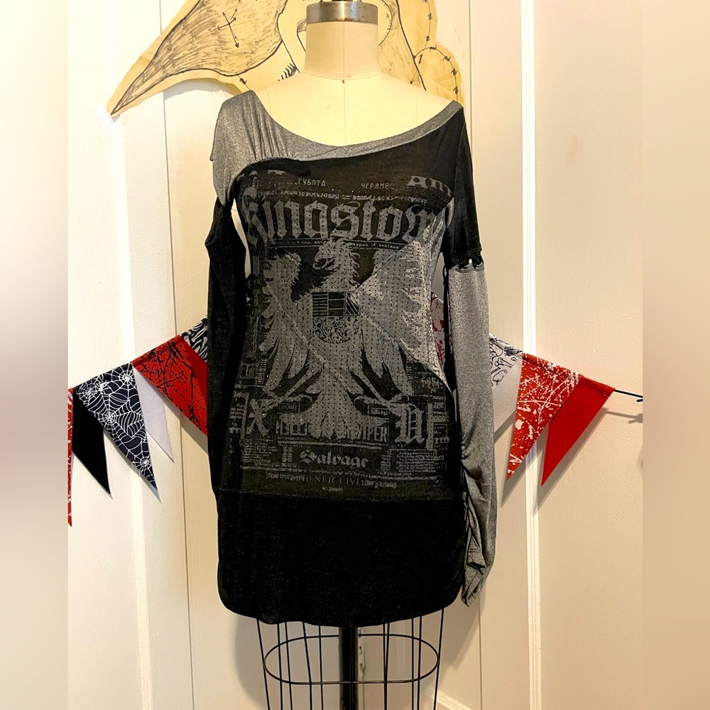 Salvage L-Kingston Black and Gray Graphic Tee